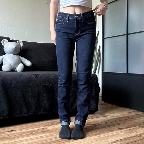 Levis Navy Dark Wash Skinny jeans - Picture 4 of 6